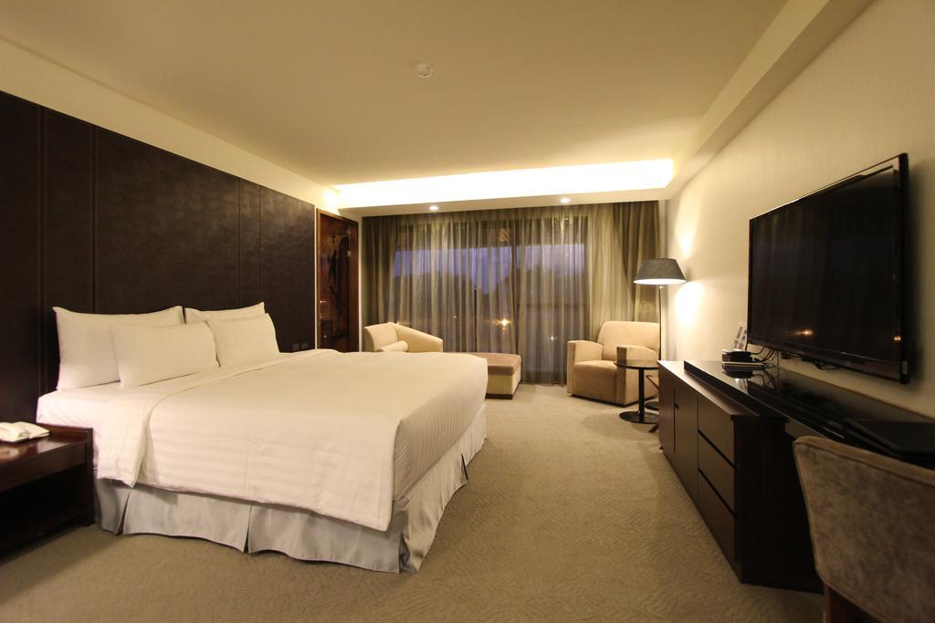 Dozen Park Kenting 墾丁12潛水訓練中心 Bed and Breakfast Exteriör bild