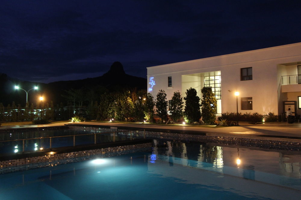 Dozen Park Kenting 墾丁12潛水訓練中心 Bed and Breakfast Exteriör bild